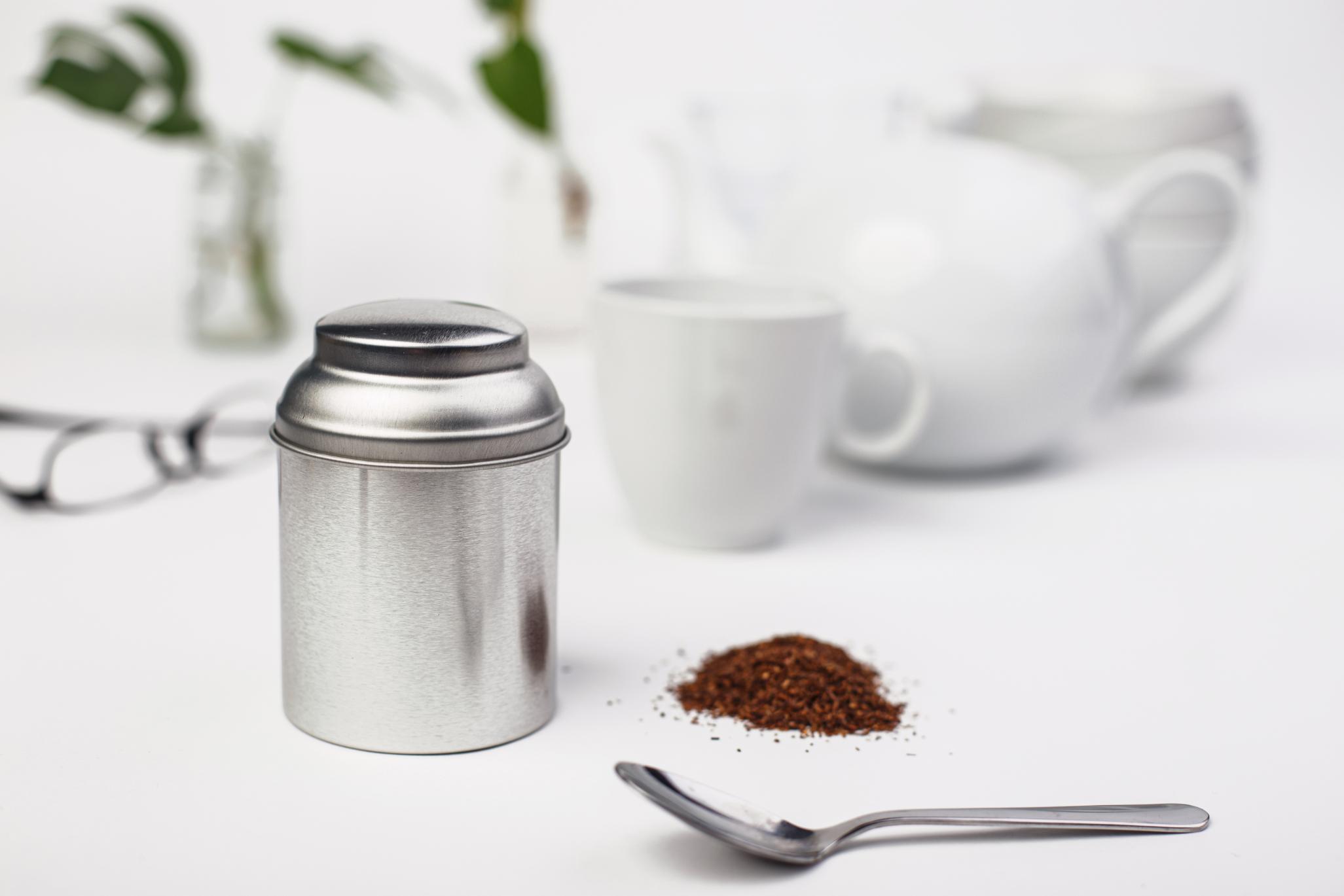 Kleine runde Teedose mit Aromadeckel