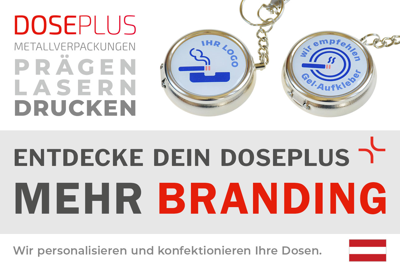 Doseplus silberne runde Schlüsselanhänger mit bedrucktem Gel-Aufkleber in Blau. Aufdrucke „Ihr Logo“ und „Wir empfehlen Gel-Aufkleber“. Text: „Metallverpackungen prägen, lasern, drucken – Entdecke dein Doseplus, mehr Branding“.